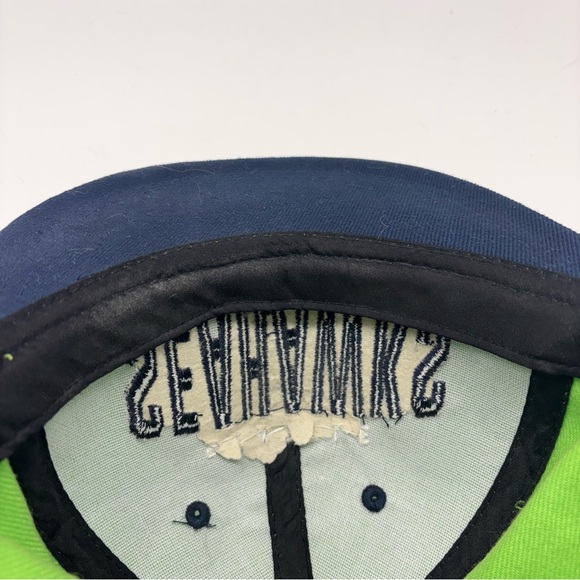 Seattle Seahawks Budweiser baseball Cap - Picture 4 of 5